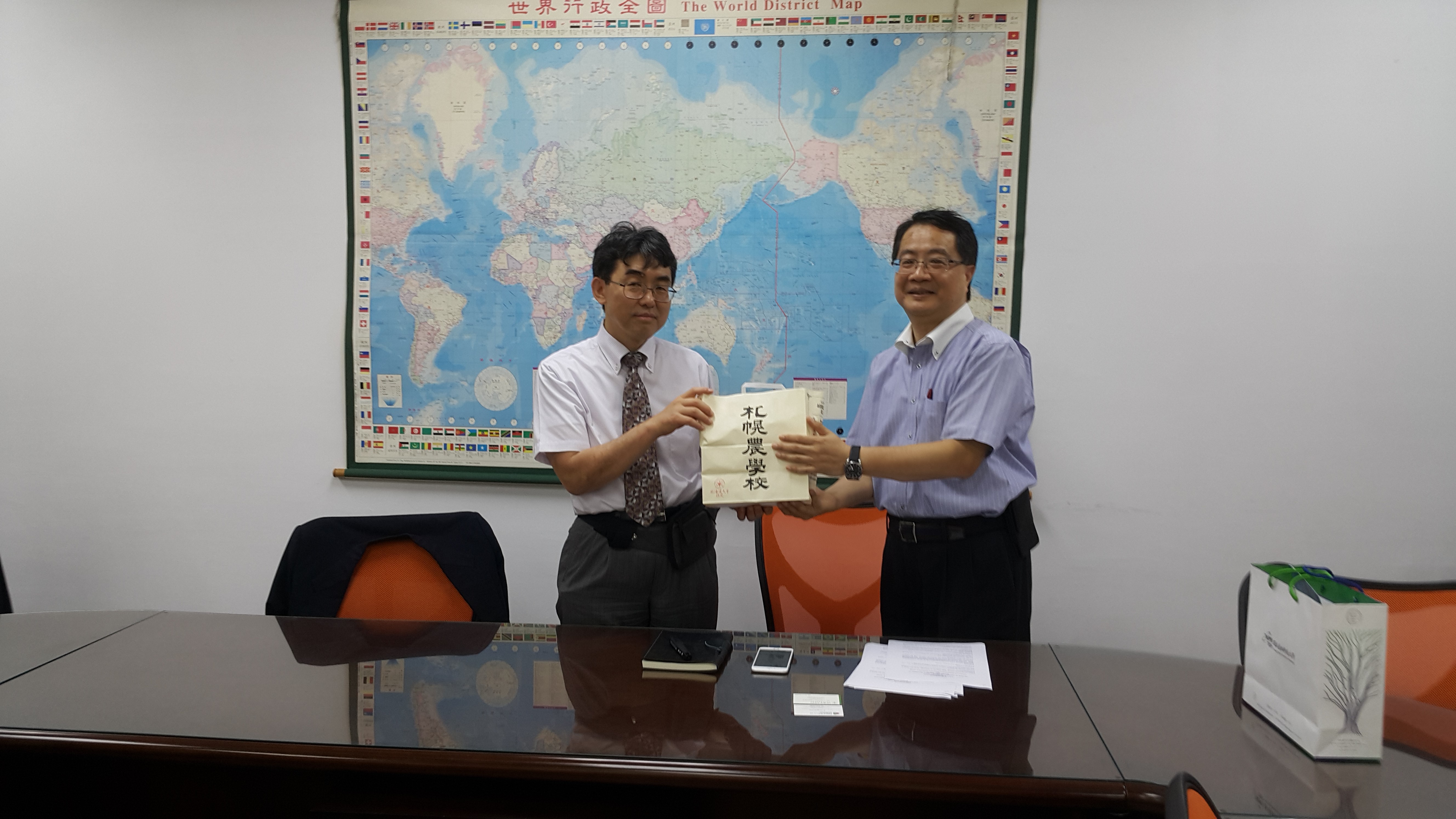 日本北海道工學部院長 Prof. Takeshi Ohkuma到本校參訪